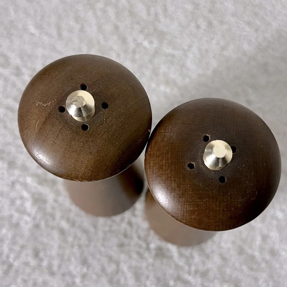 Vintage MCM Wood Salt & Pepper Shakers - Picture 5 of 7